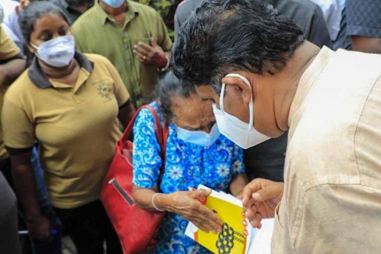 මෝස්තරේට විකල්ප තෝරන්න එපා. පොහොට්ටු අත්දැකීම මතක තියාගන්න – සජිත් (VIDEO)