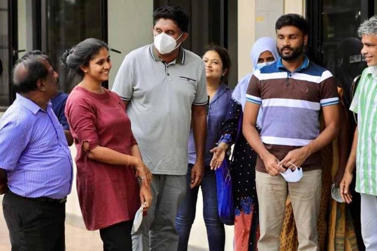 විපක්ෂ නායක සජිත් විද්‍යාපති උපාධියේ අවසන් විභාගයට පෙනී සිටියි