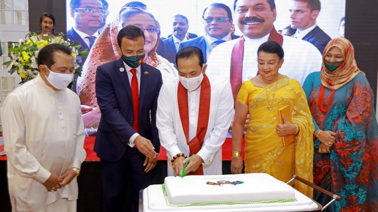 අගමැතිගේ ප්‍රධානත්වයෙන් කොළඹ පැවති බංග්ලාදේශයේ 51වැනි නිදහස් හා ජාතික දින සැමරුම