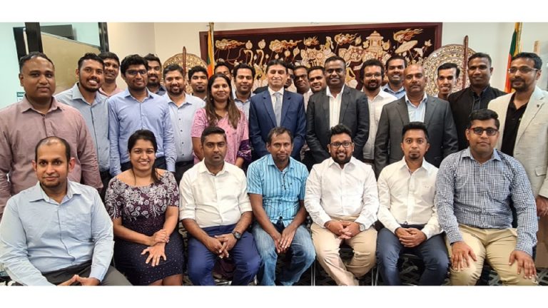 මෙල්බර්න් නුවර පිහිටි නව පරපුරේ තාක්ෂණ සමාගමක් වන iGreenData සමාගම ශ්‍රී ලංකාවේ මෘදුකාංග ඉංජිනේරුවන් තිස් දෙදෙනෙකු බඳවා ගනී
