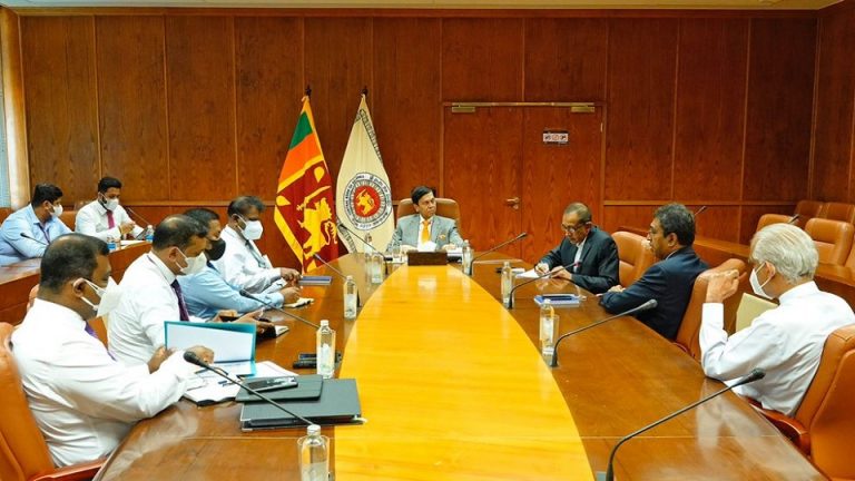 අපි මහ බැංකු අධිපතිවරයා මුණ ගැසුණේ ඇයි? හර්ෂ පැහැදිලි කරයි