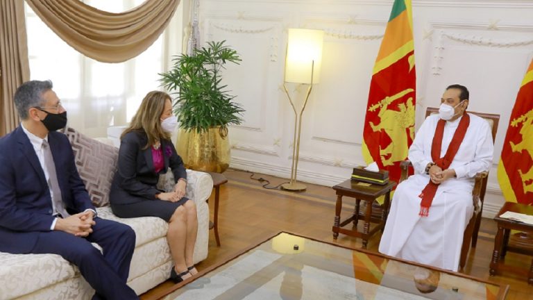 නව අමෙරිකානු තානාපතිනිය සහ අගමැති අතර හමුවක්