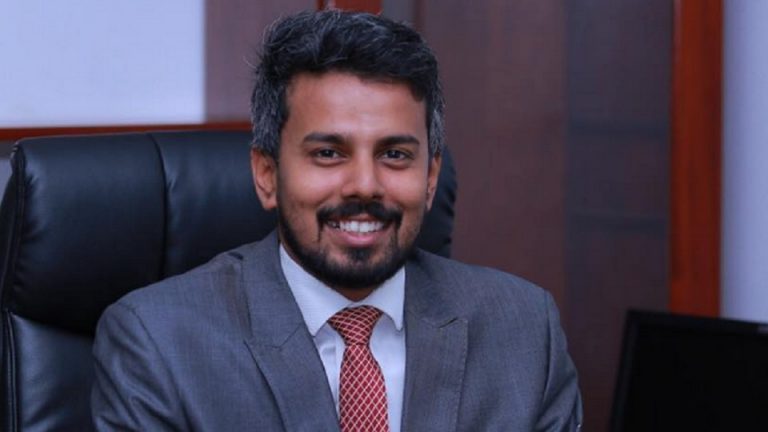 යාපනය දිස්ත්‍රික් සංවර්ධන කමිටුවේ අග්‍රාමාත්‍ය කාර්යාලයීය නියෝජිත තනතුරට ගීතනාත් කාසිලිංගම් පත්කරයි