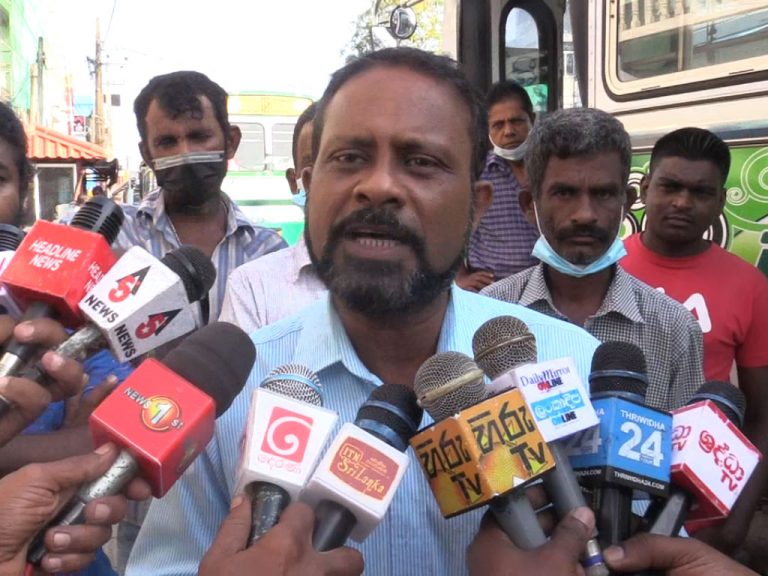 වැඩි වූ ඩීසල් මිල හමුවේ පෞද්ගලික බස් 80%ක් ධාවනයෙන් ඉවතට – සඳුදා සිට සියලු බස් ධාවනයෙන් ඉවත් වන ලකුණු! (VIDEO)