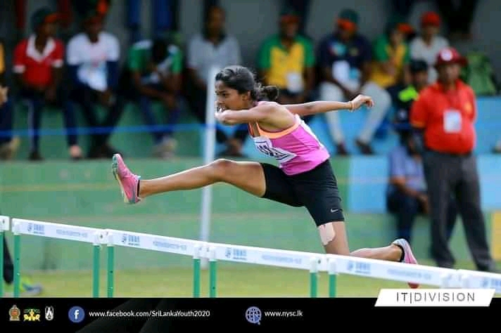 මීටර් 400 කඩුල්ල කාන්තාවන්ට උස වෙන හැටි
