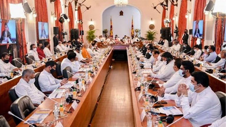 අවරදිග ආවර්ජනා: රනිල්ට ඇති ලොකුම ප්‍රශ්නය රැවුලක් නැති කම ය