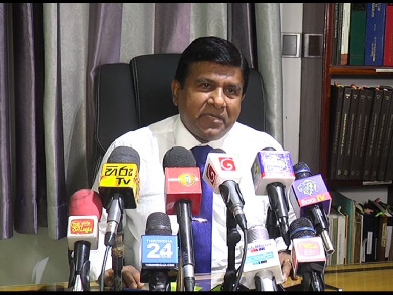ජනාධිපති කියන්නේ රුකඩේ-රුකඩේ නටවන කොරා බැසිල්-මහින්ද දැන් පතෝල – විජයදාසගේ විග්‍රහය (VIDEO)