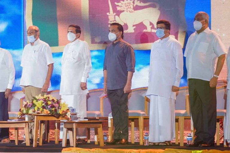 මෛත්‍රී එක්ක හරි මග යන්න හදන විමල්, ගම්මන්පිල වගේ කාඩ්බෝඩ් වීරයෝ කොහෙවත් නෑ – රෝහිත
