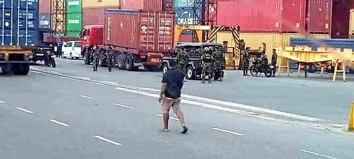 රටෙි තත්වය උණුසුම් ඉතින් අහන ප්‍රශ්නත් හරිම උණුසුම්..