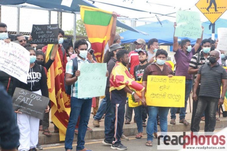 වෙනසකට වෙනස් මිනිස්සු දායක වෙන දිනය අප්‍රේල් 23 දා