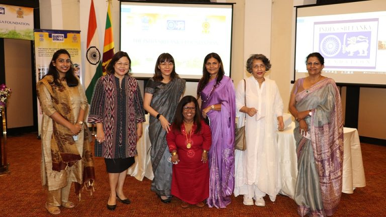 ඉන්දියා – ශ්‍රී ලංකා පදනම අඩු වරප්‍රසාදලත් කාන්තාවන්ගේ සනීපාරක්ෂක අවශ්‍යතාවයන් සඳහා “සිනිඳු” ව්‍යාපෘතිය ප්‍රවර්ධනය කරයි