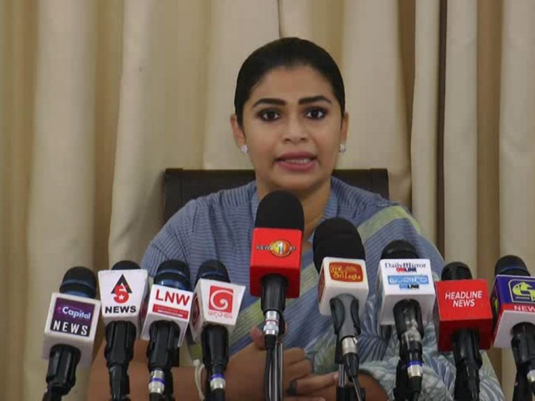 මේ සියලු අර්බුදයන්ට මුල මෛත්‍රී – හිරුණිකා (VIDEO)