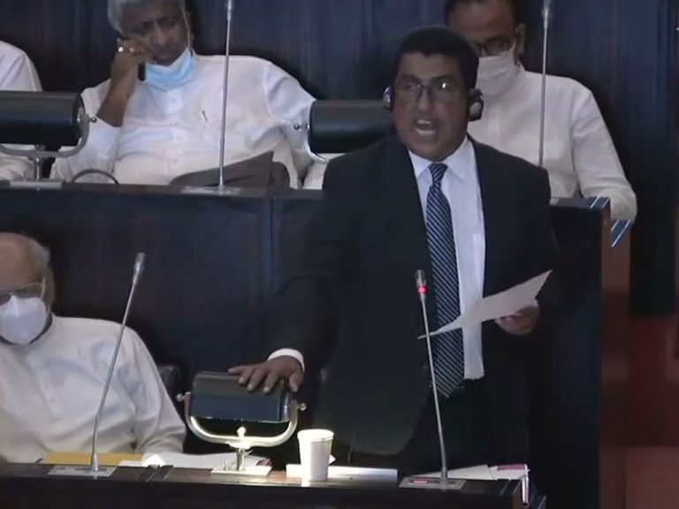 ජනාධිපතිවරයා කිසිසේත් ඉල්ලා අස්වෙන්නේ නැහැ – ජොන්ස්ටන්