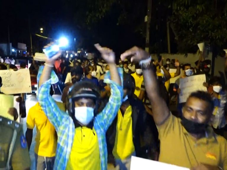 මිරිහාන උද්ඝෝෂණයේදී අත්අඩංගුවට පත්වූවන්ට ජනතා නීතිඥයින්ගේ සහය!
