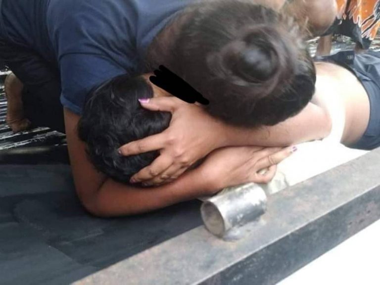 ඉන්ධන පෝලිමේ රැය පහන් කළ තරුණයා වාහනයේම මිය ගිහින්