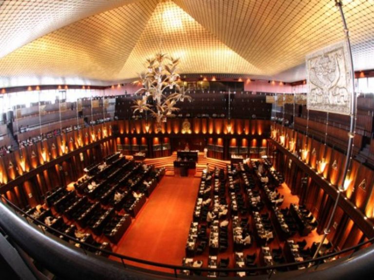 ආර්ථික අර්බුදය පාර්ලිමේන්තුවටත් දැනිලා – ආහාර වියදම් සීමා කරන්නැයි කතානායකගෙන් උපදෙස්