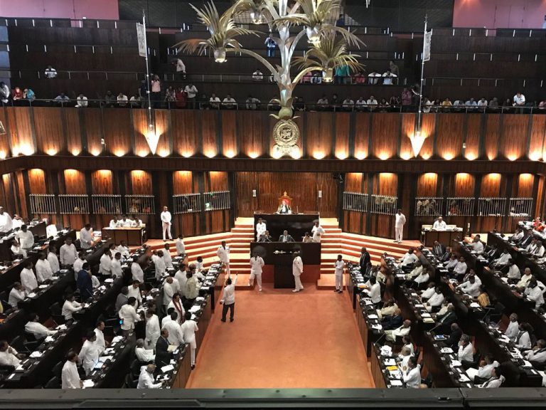 නැහැ කියූ බැහැ කියූ IMF වාර්තාව අද පාර්ලිමේන්තුවට එයි!