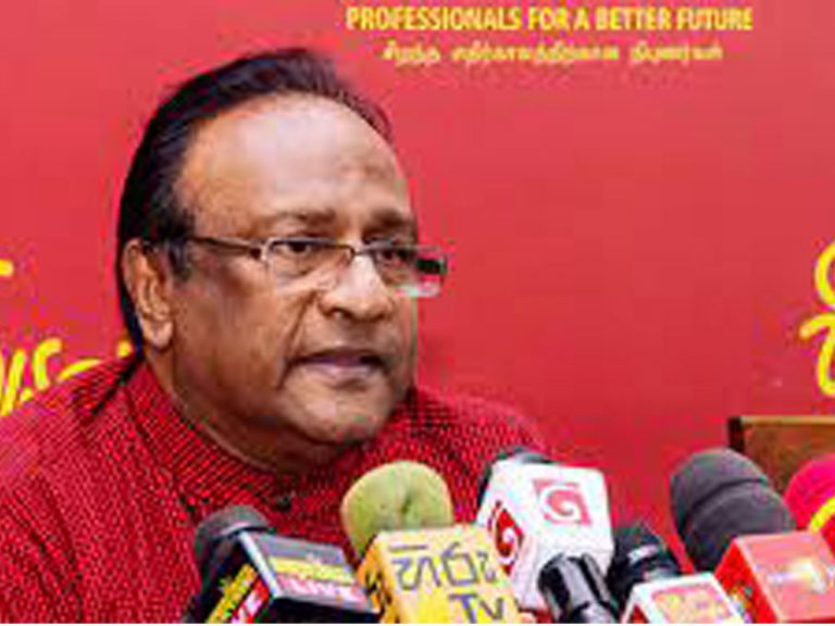 හිටපු ඇමති සරත් වීරසේකර නව කැබිනට්ටුවේ ඇමතිකම් ප්‍රතික්ෂේප කරයි