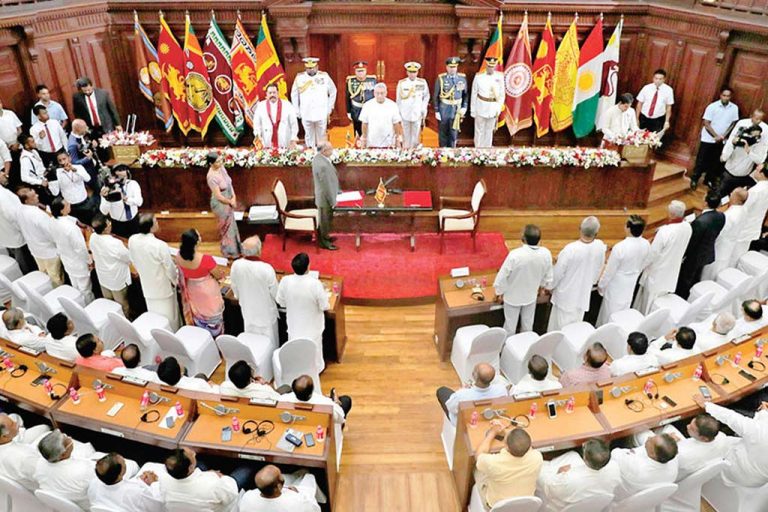 අදත් අලුතින් කැබිනට් මණ්ඩලයක් පත්කිරීමේ සූදානමක්