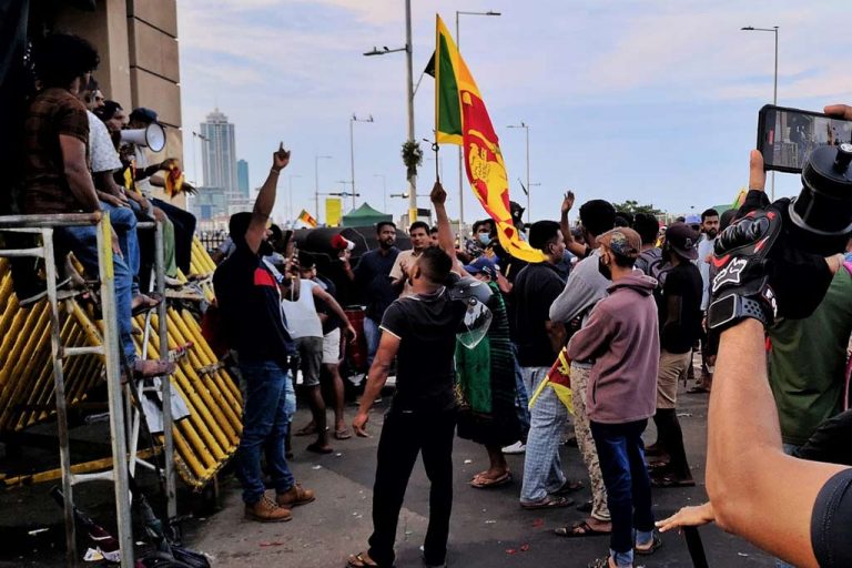 අරගලයට එරෙහිව රතිඤ්ඤා සහ නලා