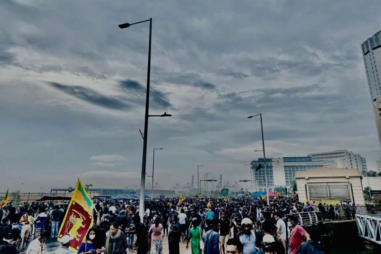 පැය 30 කුත් ඉක්මවමින් මහජන විරෝධතාව අඛණ්ඩව ක්‍රියාත්මකයි …