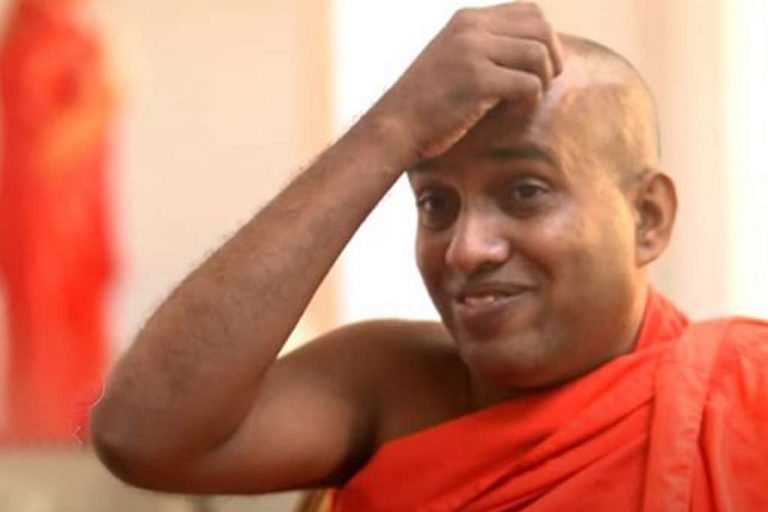 මෙහෙම අහිංසක මිනිස්සු මරන්න නෙවෙයි අපි ආණ්ඩුවක් ගෙනාවේ – කොටුවේ පොඩි හාමුදුරුවෝ (VIDEO)