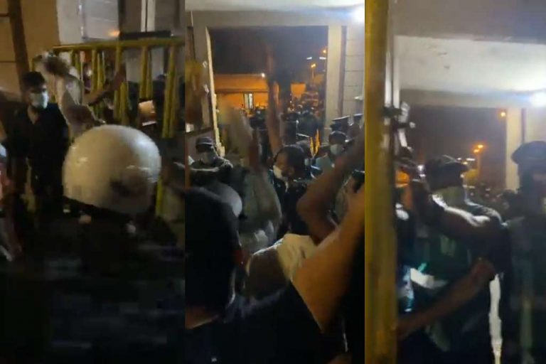 ජනතාව ජනාධිපති කාර්යාල පිවිසුම අසල විරෝධතාවයේ (VIDEO)