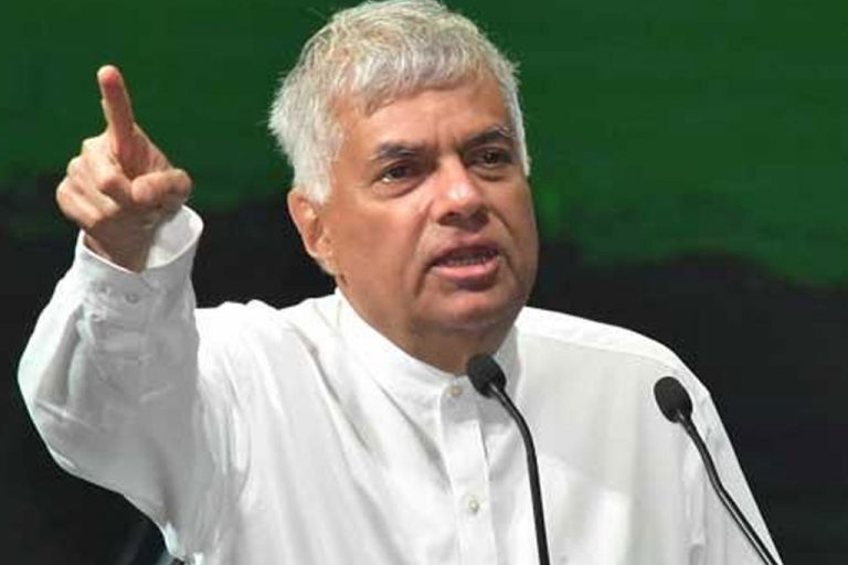 ගෝඨාට යන්න කිව්වට එයා තාම ගිහින් නැහැ. ගෙදර යවල තියෙන්නේ මාව විතරයි – රනිල්