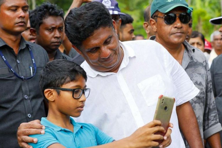 තනතුරු මට ලොකුත් නෑ, තනතුරුවලට යටවෙලා ජනතා සටන පාවා දෙන්නෙත් නෑ – සජිත් (VIDEO)