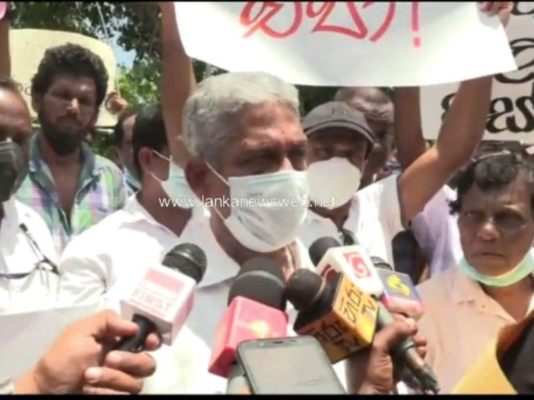 දැන්වත් අපිට භාර දීලා ගෙදර යන්න – ෆොන්සේකා ජනපතිගෙන් ඉල්ලයි (VIDEO)