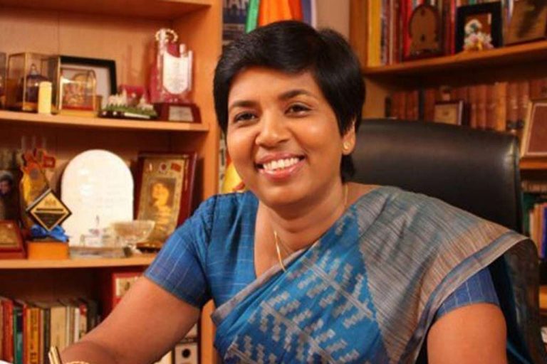 සුදර්ශනී ප්‍රනාන්දුපුල්ලේ රාජ්‍ය ඇමතිකමෙන් ඉල්ලා අස්වෙයි