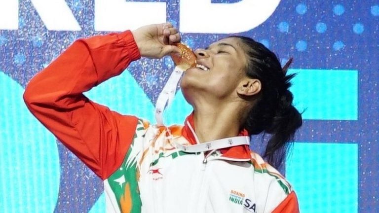 ඉන්දියාවේ නිකාත් සරීන් ලෝක බොක්සිං ශූරතාවලියේ ශූරතාව දිනයි