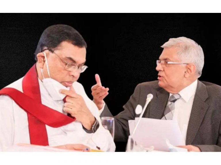 වසර අවසන්වීමට පෙර ආණ්ඩු බලය යළිත් පොහොට්ටුවට !