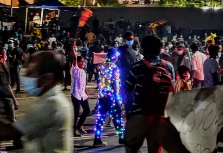 මගේ පුතා ආයෙ ගෙදර එන එකක් නෑ