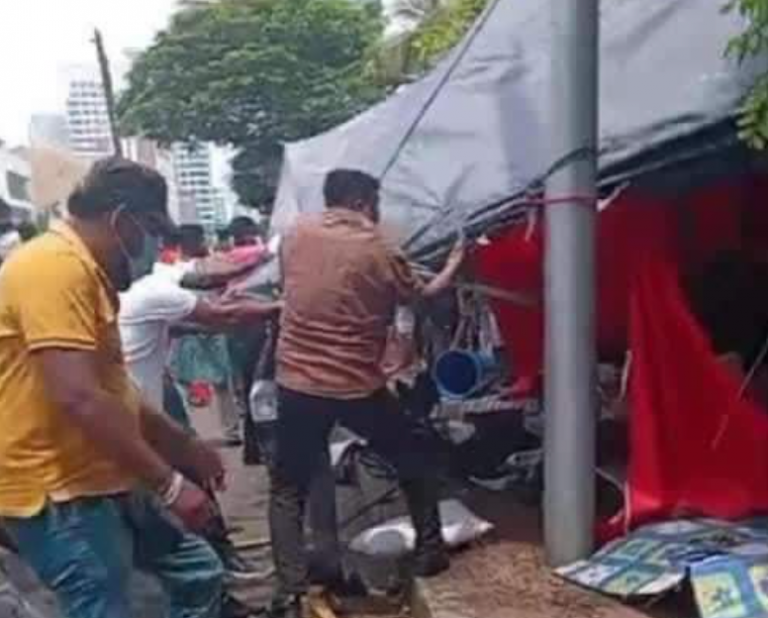 ගෝඨාගෝ ගමට කඳුළු ගෑස්, ජල ප්‍රහාර – ස්ථාන කිහිපයක ගිනි ගැනීම්