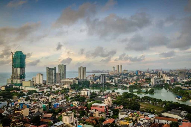 ලංකාවට අවශ්‍ය ධනේශ්වර ප්‍රතිසංස්කරණද ? වැඩවසම් ප්‍රතිසංස්කරණද ?