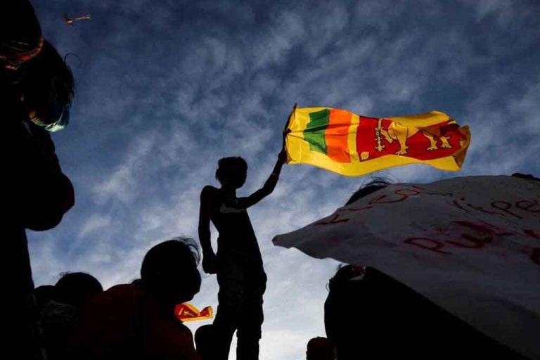 පක්ෂය ද ? රට ද ?