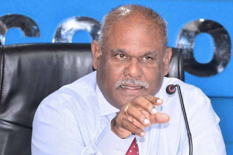 මහජන ආරක්ෂක අමාත්‍යාංශයේ ලේකම් ඉල්ලා අස්වෙයි !