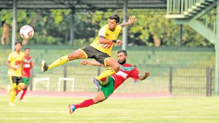 ගම්පොළ සහ රාජ්‍ය සේවා පාපන්දු සංගමයේ ගමණට හරස් වෙයි
