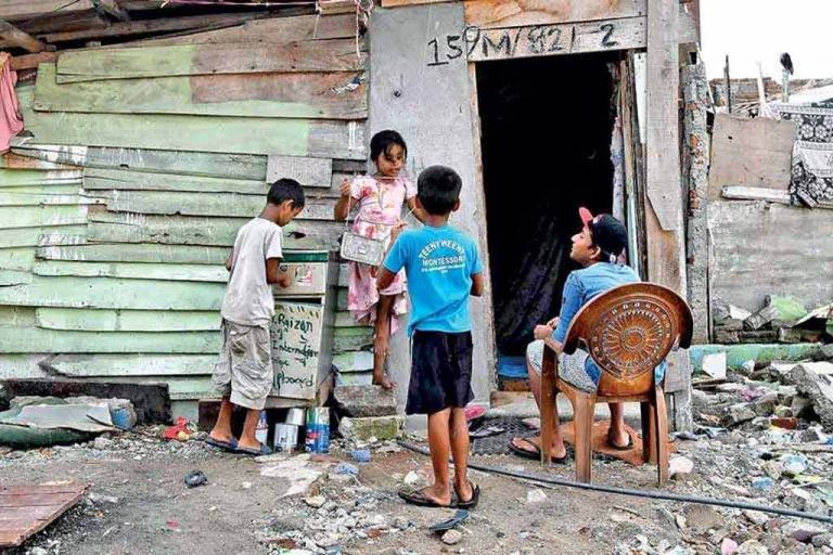 සාගතය කරමුලට ඇවිත් ඇති වෙලාවක පොරොන්දු දේශය පෙන්නලා වැඩක් තියෙනවාද ?