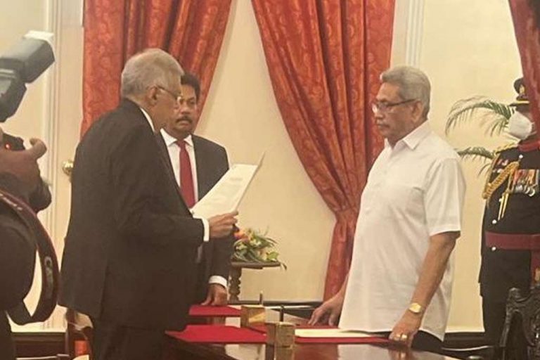 අගමැති රනිල් හෙට මුදල් ඇමති ධුරය භාරගනී ?
