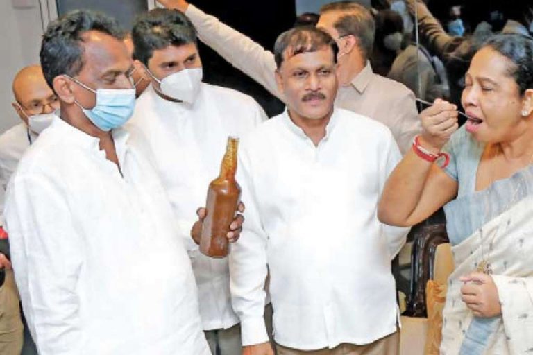 ඖෂධ හිඟය නිසා සාමාන්‍ය ජනතාව දේශීය වෛද්‍ය ප්‍රතිකාර සහ අත්බෙහෙත් වෙත යොමුකරවීමට පියවර