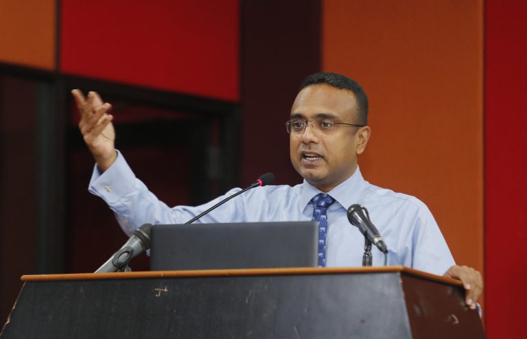 විදෙස් ගතවීමට කැමති රාජ්‍ය සේවකයින්ගේ තොරතුරු රැස්කිරීම ඇරඹේ!