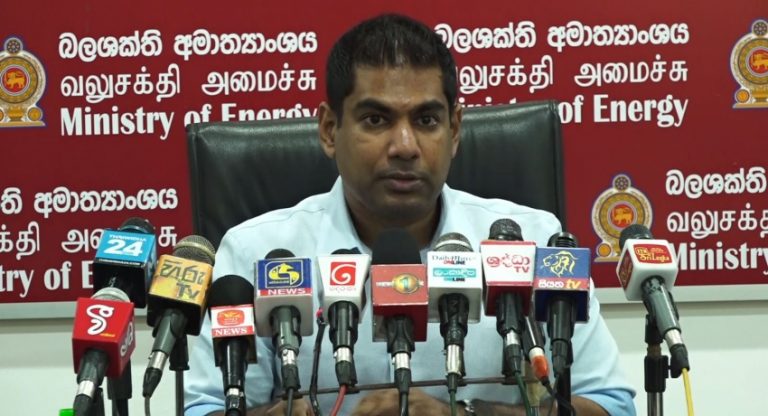ප්‍රමිති වාර්තාව ප්‍රශ්නයක් නැත්නම් අදම ඩීසල් ගොඩබෑම අරඹනවා – ඛනිජ තෙල් ඇමති