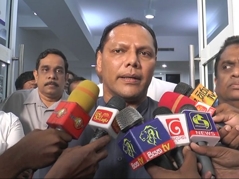 ජනතාවත් එක්ක අපිත් කැරැල්ලට එකතුවෙන දවස වැඩි ඈතක නැහැ – දයාසිරි (VIDEO)