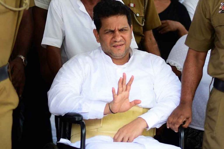 ජ’පුර රෝහලෙන් ටිකට් කැපූ දුමින්ද සිල්වා යළිත් රෝහල්ගත කරලා …