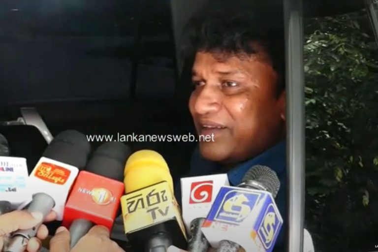 ඉන්දියාව නැති වුණා නම් කන්නත් නෑ වගේ තමයි පෙනෙන්න තියෙන්නේ ! (VIDEO)