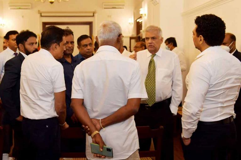 IMF මෙරටට එන දිනය අගමැති රනිල් මාධ්‍යයට කියයි