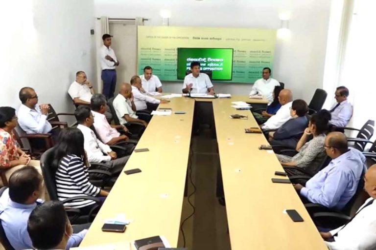 බුද්ධිමත් පරපුර රට හැර යනවා. බුද්ධි ගලන ඛේදවාචකය අතළඟයි – විපක්ෂ නායක සජිත් (VIDEO)
