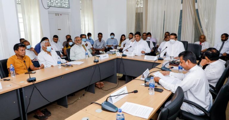 සර්ව පාක්ෂික ආණ්ඩුව හදන්න විපක්ෂයම සැරසෙයි – කමිටුවකුත් පත්කර අවසන්